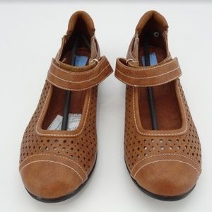 Comfort Corner Shoes Womens Flat Brown Size 65w Poshmark